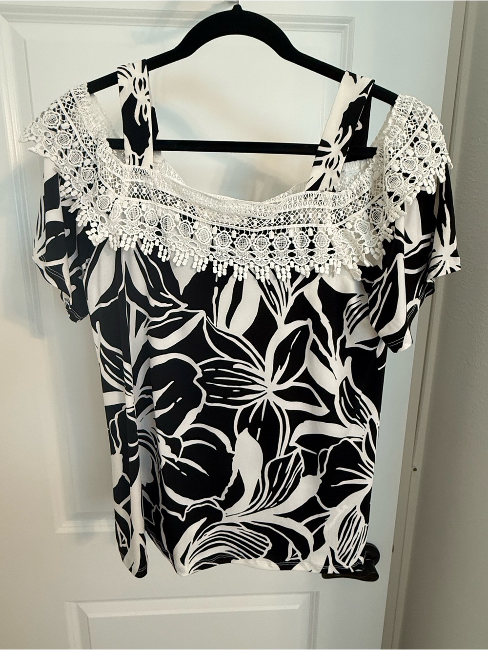 Nina Leonard Black & White Floral Lace-Trim Faux Off-Shoulder Top